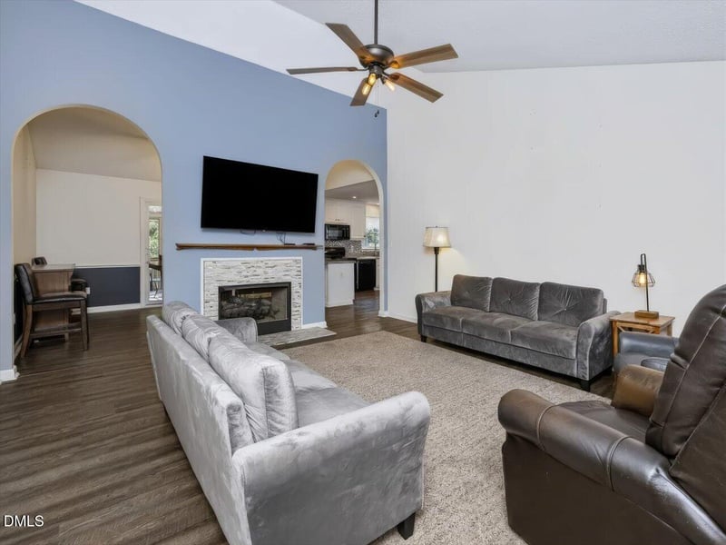 128 Blairwood Dr, Fuquay Varina, NC 27526