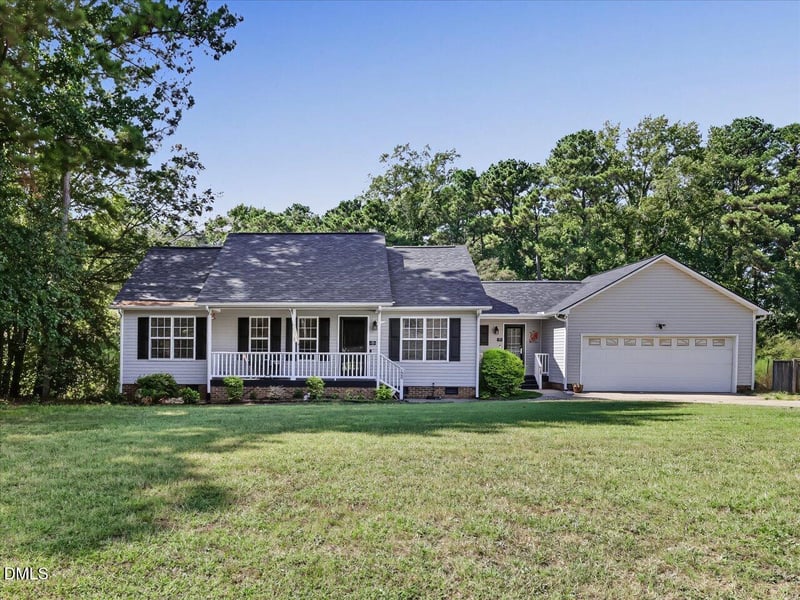 128 Blairwood Dr, Fuquay Varina, NC 27526