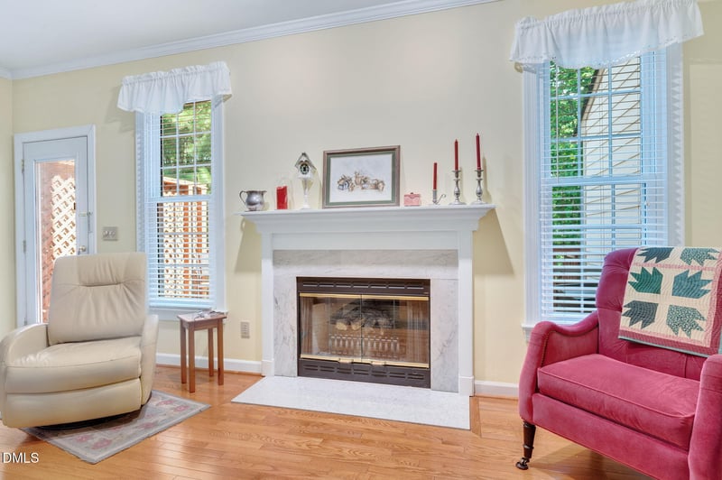 128 Windward Ct, Cary, NC 27513