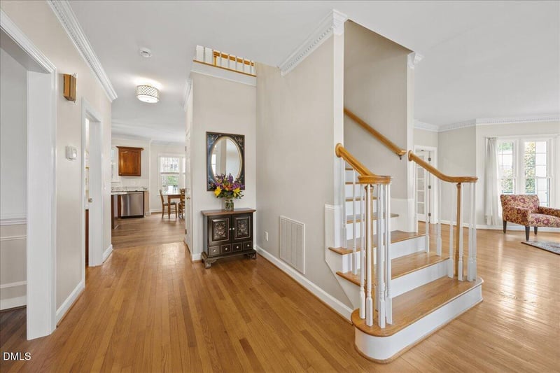 129 Berry Hill Dr, Raleigh, NC 27615