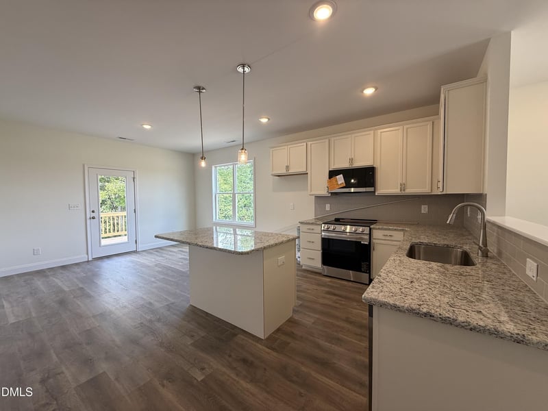 129 Cinnabar St, Clayton, NC 27520