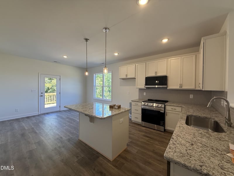 129 Cinnabar St, Clayton, NC 27520