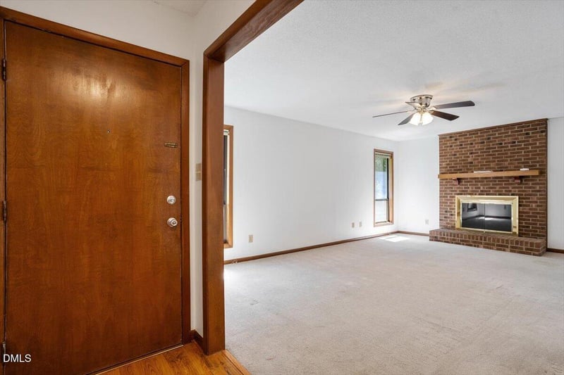129 Lake Pine Dr, Cary, NC 27511