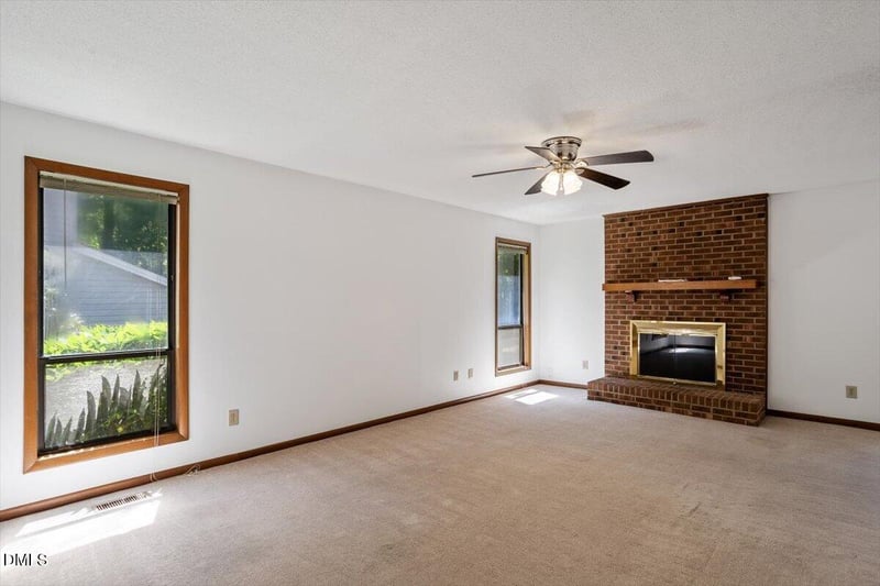 129 Lake Pine Dr, Cary, NC 27511
