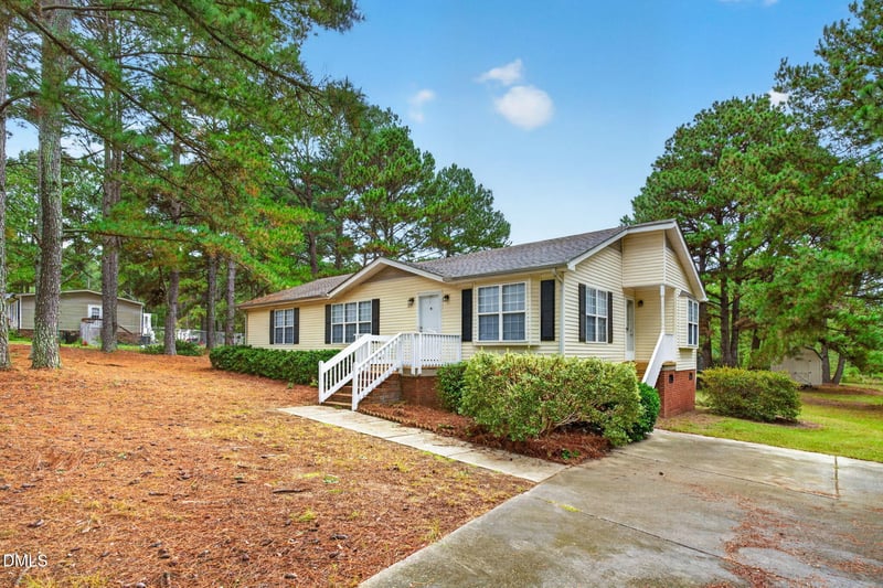 129 Wilshire Ln, Four Oaks, NC 27524