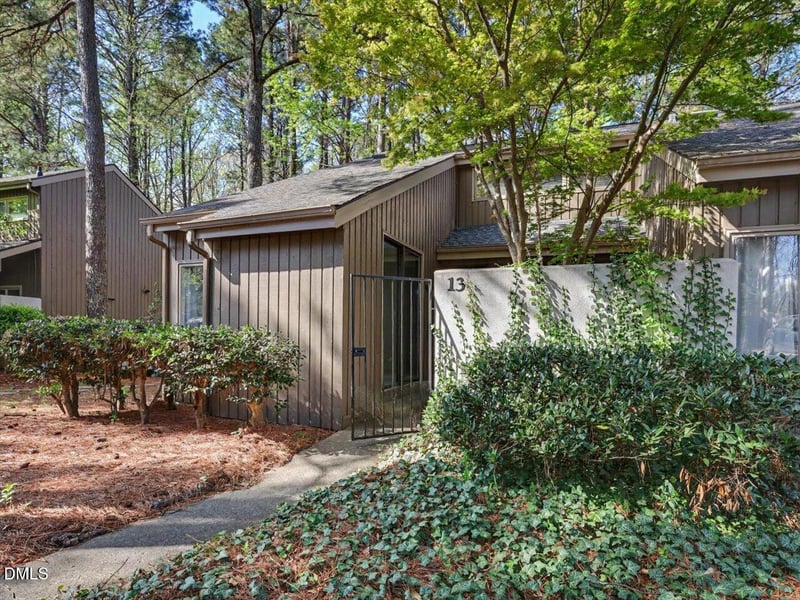 13 Vauxhall Pl, Chapel Hill, NC 27517