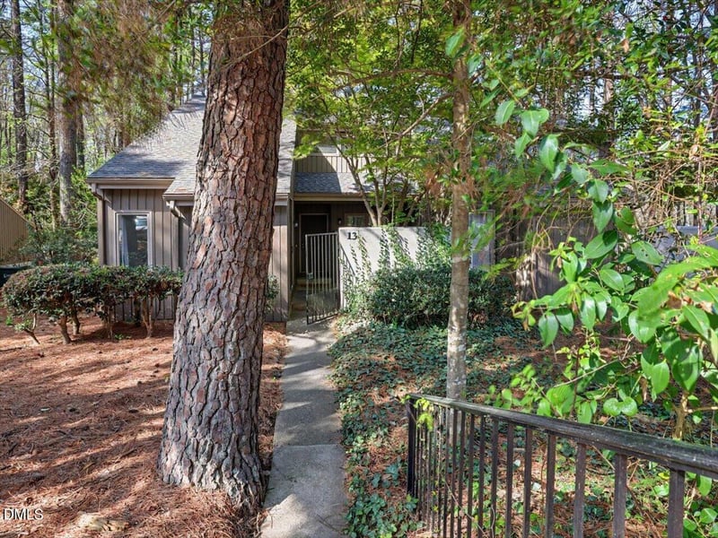 13 Vauxhall Pl, Chapel Hill, NC 27517