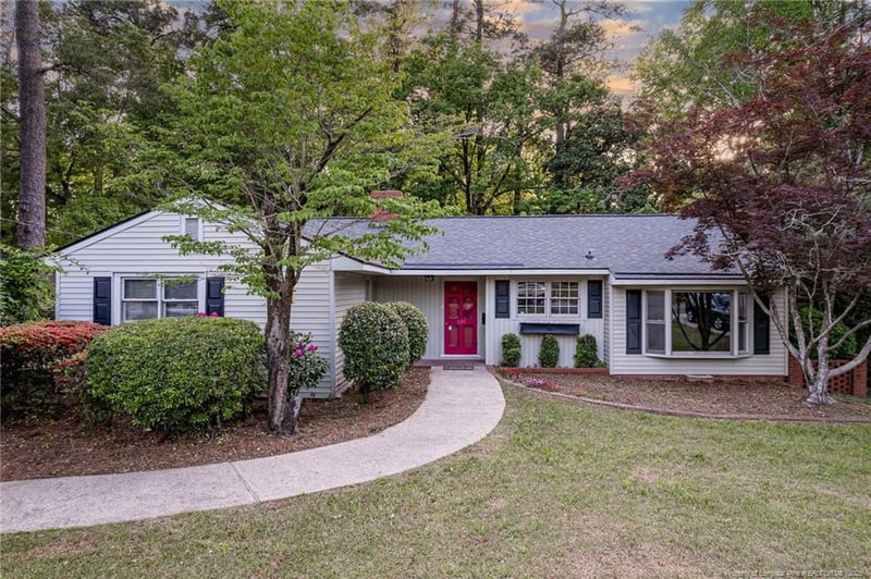 130 S Churchill Dr, Fayetteville, NC 28303