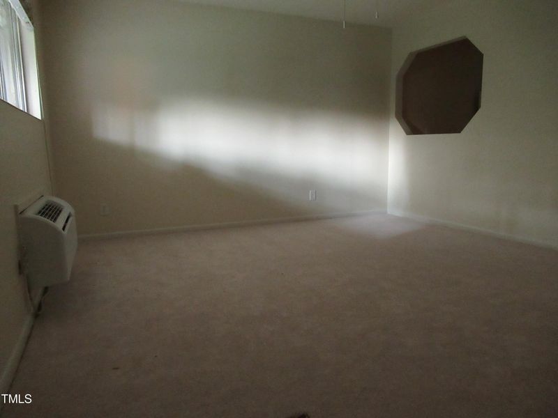 130 S Estes Dr #B-11, Chapel Hill, NC 27514