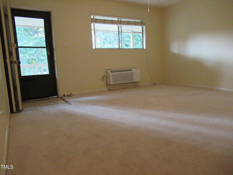 130 S Estes Dr #B-11, Chapel Hill, NC 27514