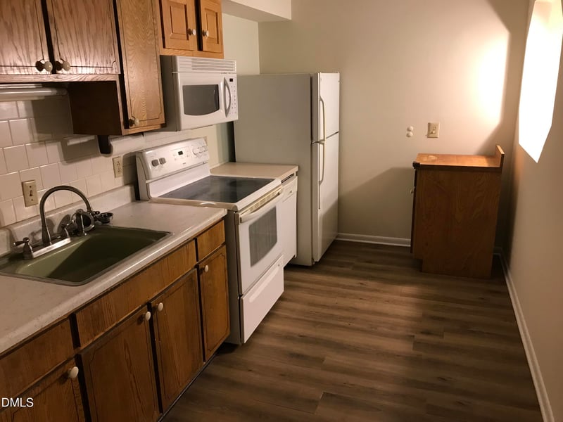 130 S Estes Dr #B12, Chapel Hill, NC 27514