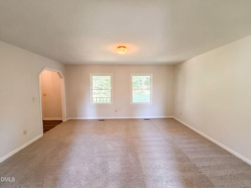 130 Rolling Acres Rd, Youngsville, NC 27596