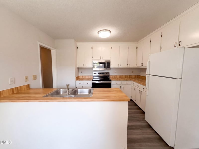 130 Rolling Acres Rd, Youngsville, NC 27596