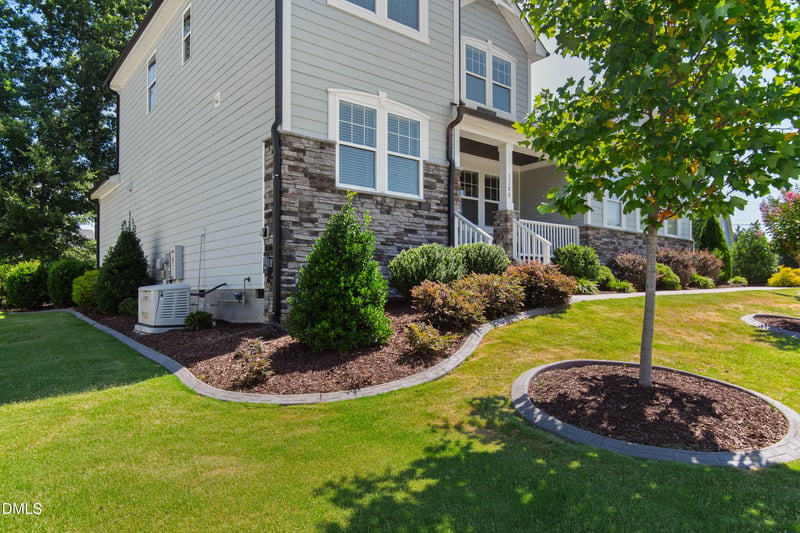 1300 Commons Ford Pl, Apex, NC 27539