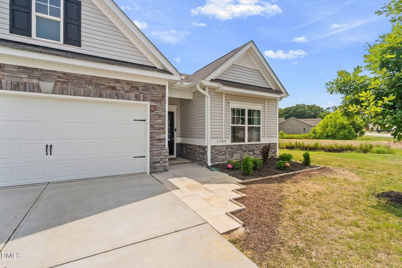 1300 London Meadow Way, Fuquay Varina, NC 27526