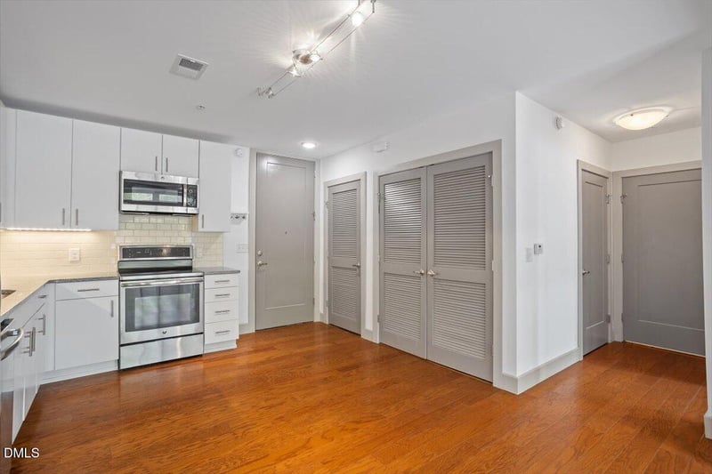 1300 Saint Marys St #207, Raleigh, NC 27605