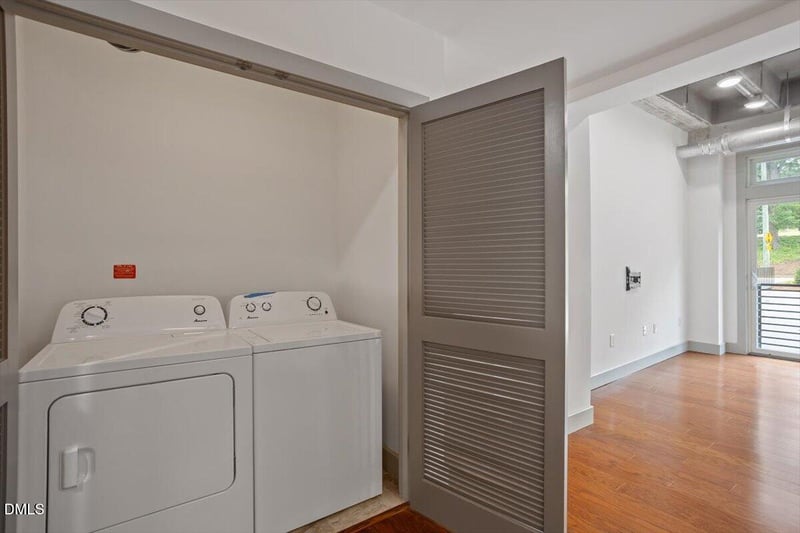 1300 Saint Marys St #207, Raleigh, NC 27605
