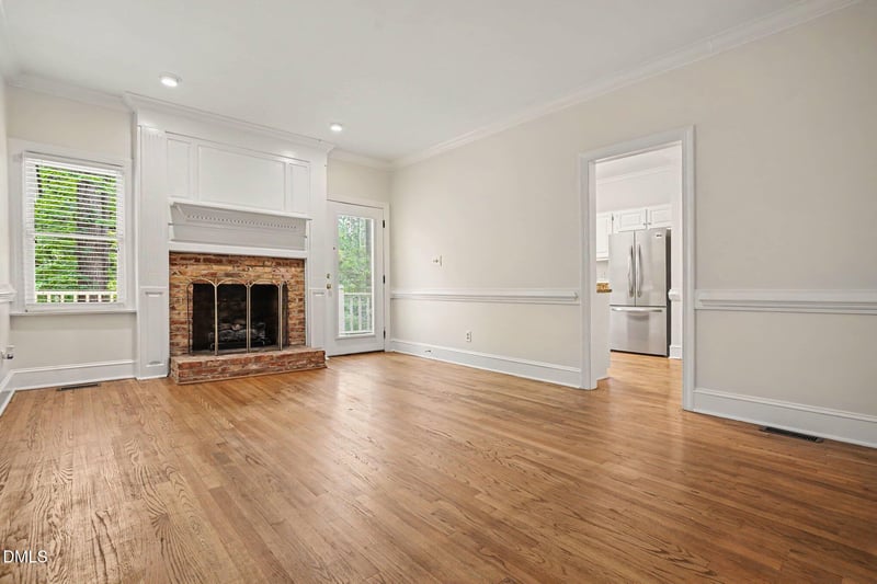 1304 Hampshire Ct, Raleigh, NC 27612
