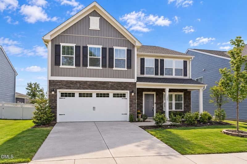 1305 Addison Lake St, Fuquay Varina, NC 27526