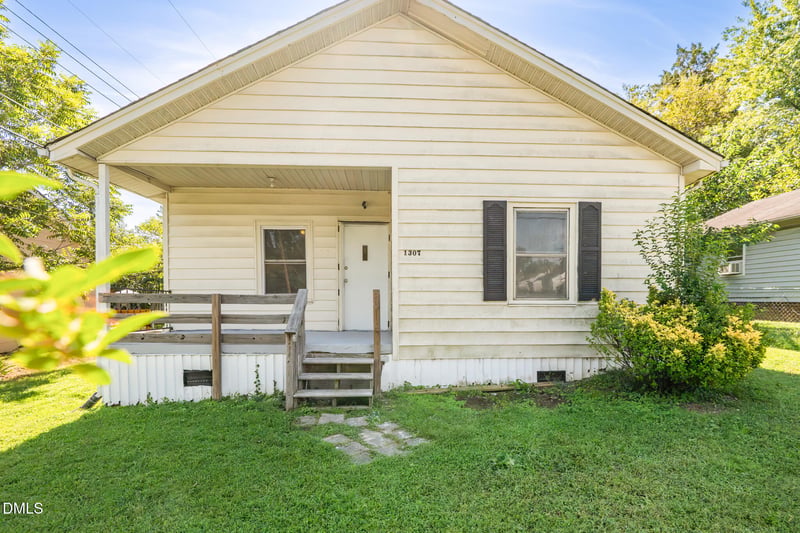 1307 Stonewall St, Burlington, NC 27217
