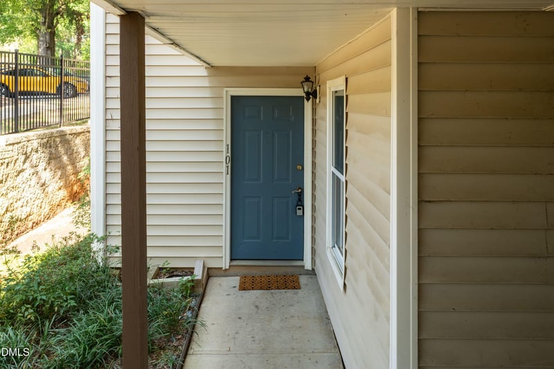 1309 Hillbrow Ln, Raleigh, NC 27615