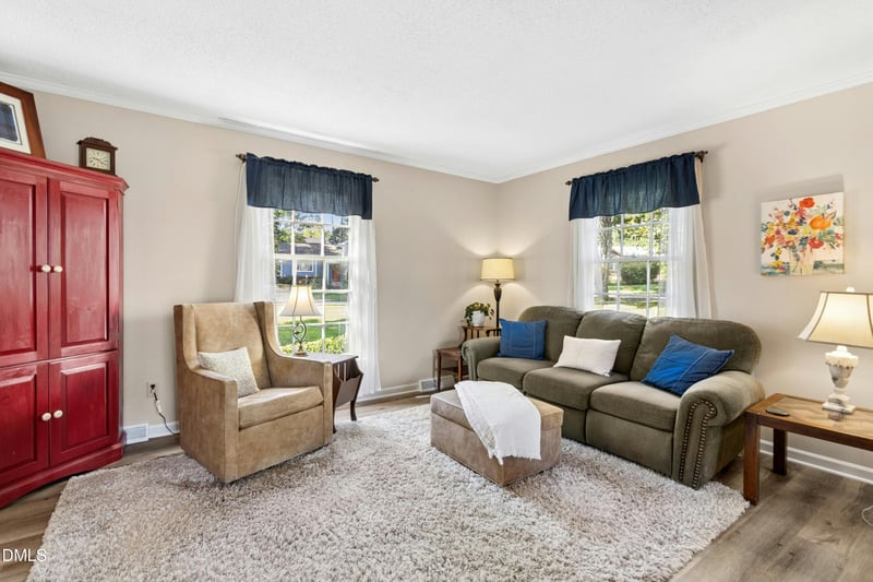 1309 Swallow Dr, Raleigh, NC 27606