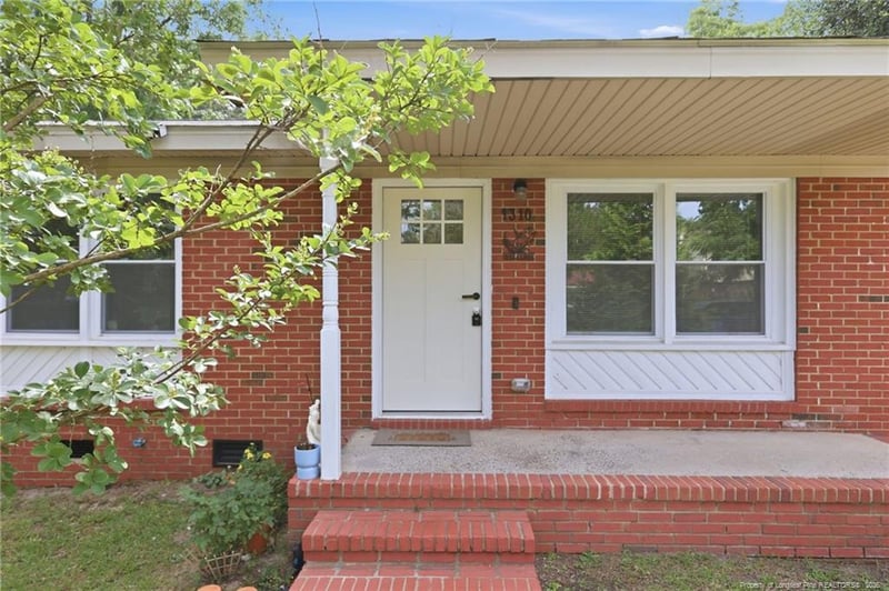 1310 Chilton Dr, Fayetteville, NC 28314