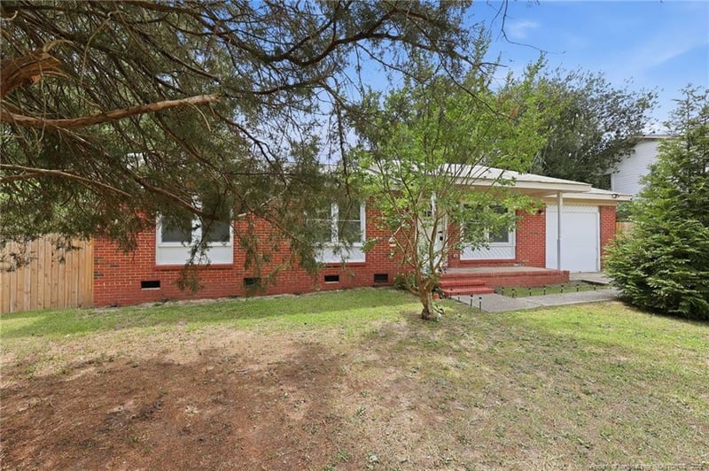 1310 Chilton Dr, Fayetteville, NC 28314
