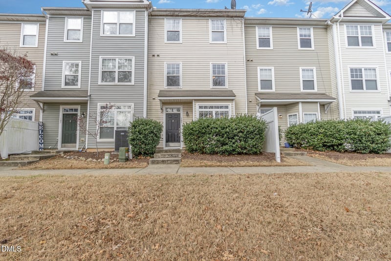 1311 Canyon Rock Ct #105, Raleigh, NC 27610