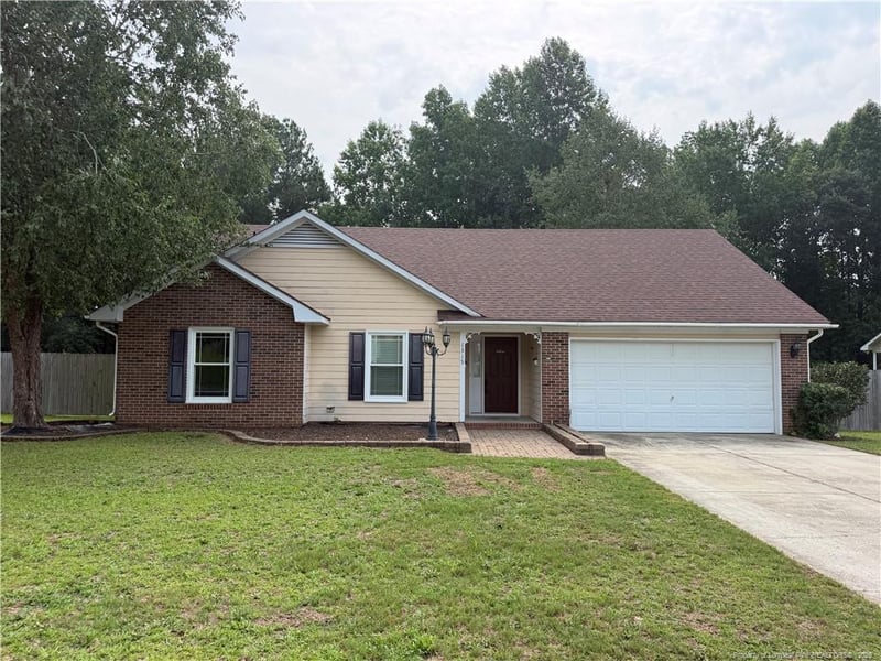 1315 Oak Knolls Dr, Fayetteville, NC 28314