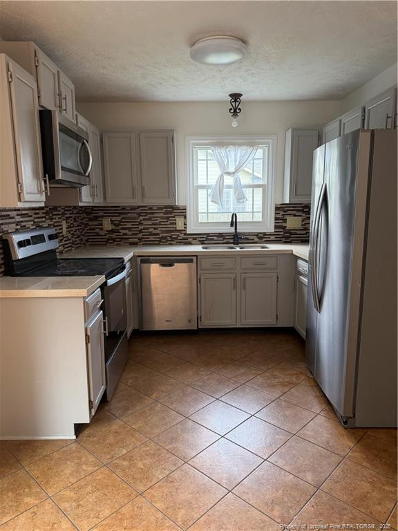 1315 Oak Knolls Dr, Fayetteville, NC 28314