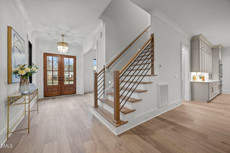 1318 Ivy Ln, Raleigh, NC 27609