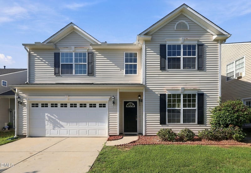 132 Jasper Point Dr, Holly Springs, NC 27540