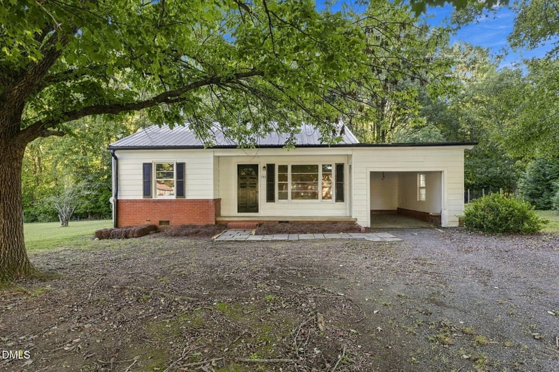 132 N Randolph St, Liberty, NC 27298