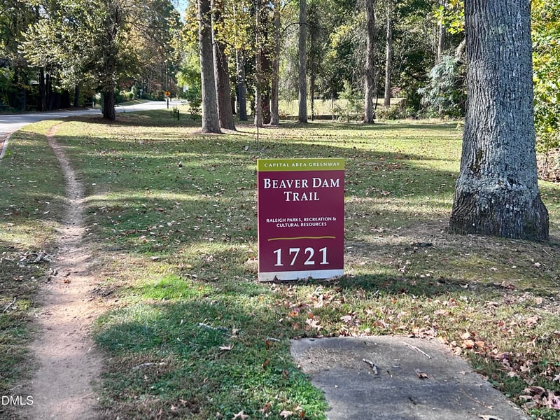 1332 Banbury Rd, Raleigh, NC 27607