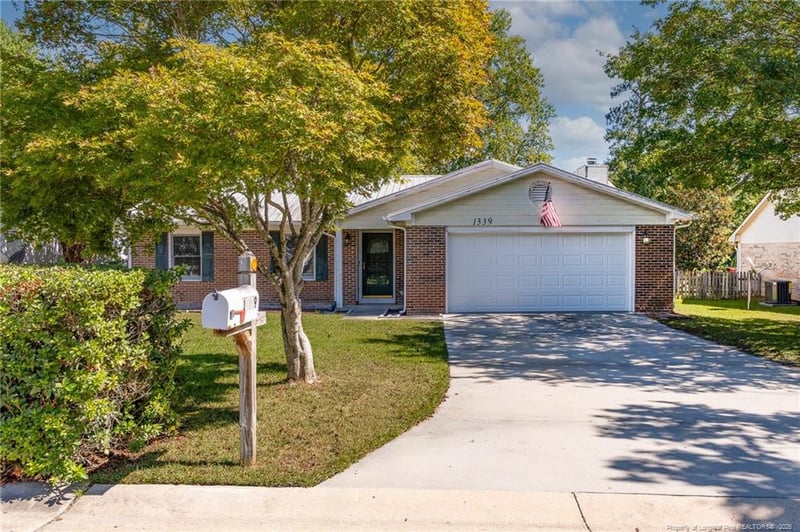 1339 Oak Knolls Dr, Fayetteville, NC 28314