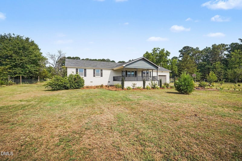 134 Old Oak Ln, Dunn, NC 28334