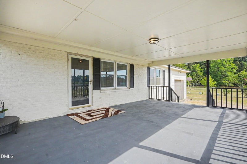 134 Old Oak Ln, Dunn, NC 28334