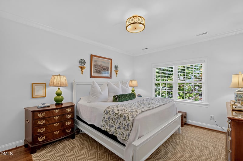 1347 Cameron View Ct, Raleigh, NC 27607
