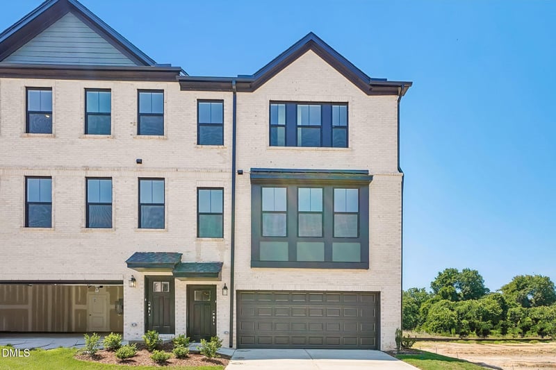 135 Midtown Rows Way, Fuquay Varina, NC 27526