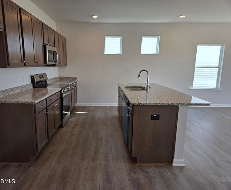 135 Oyster Tabby Dr, Lillington, NC 27546