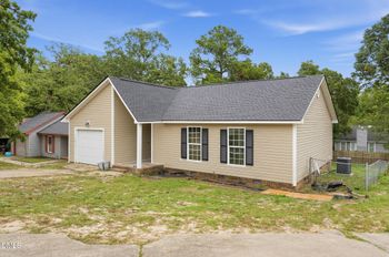 1351 Kienast Dr, Fayetteville, NC 28314