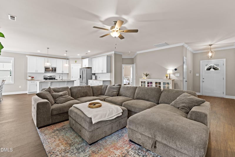 137 Shadybrook Dr, Benson, NC 27504