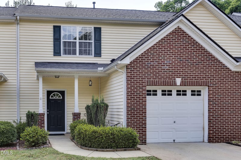 138 Cline Falls Dr, Holly Springs, NC 27540