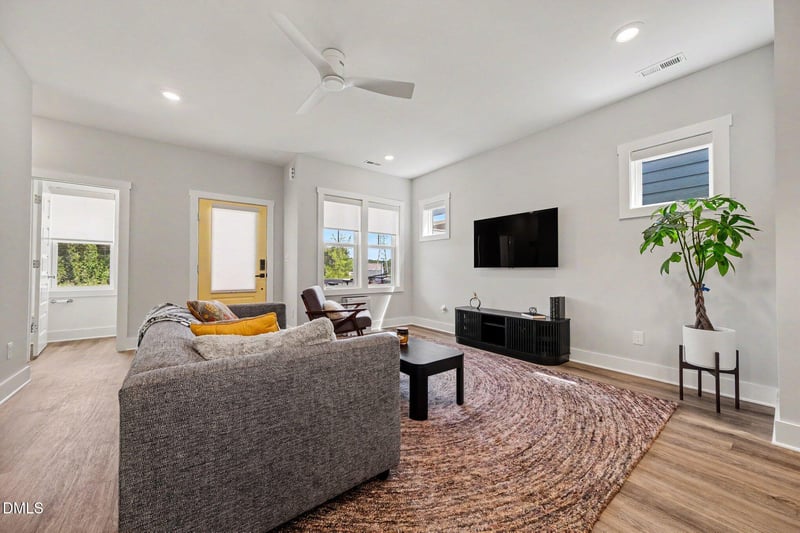138 Weavers Grove Dr, Chapel Hill, NC 27514