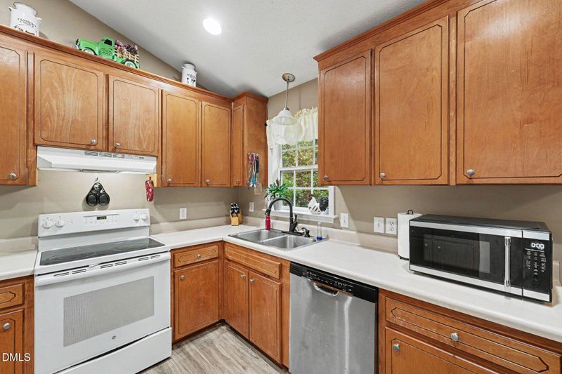 139 Jason Dr, Four Oaks, NC 27524