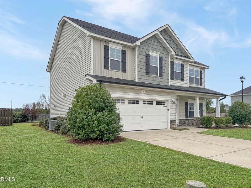14 National Dr, Clayton, NC 27527