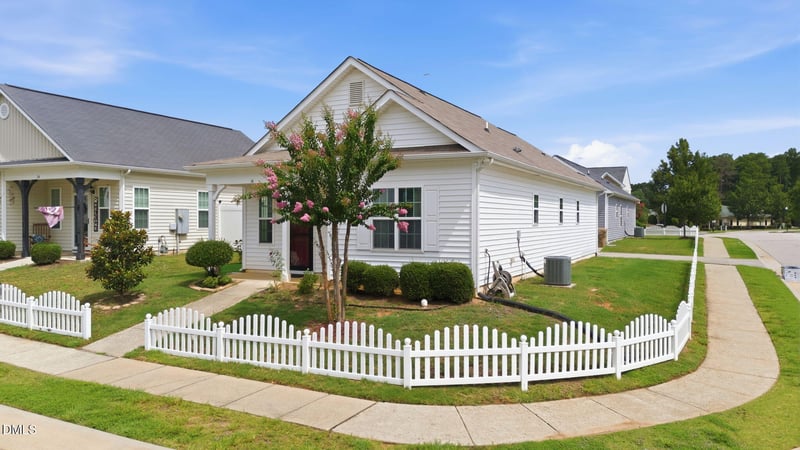 14 Plott Hound Dr, Clayton, NC 27520