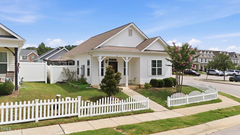 14 Plott Hound Dr, Clayton, NC 27520