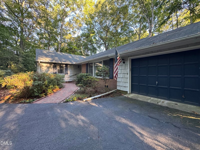 140 Holly Ln, Sanford, NC 27332